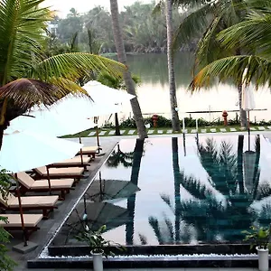 Riverside Garden Homestay